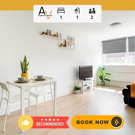 Stylish One-Bedroom Apartment - Free Wi-Fi, 4 Mins From Station, Perfect For Business Stays By Av Hughes Properties Milton Keynes Exterior foto