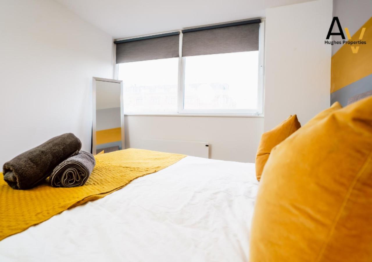 Stylish One-Bedroom Apartment - Free Wi-Fi, 4 Mins From Station, Perfect For Business Stays By Av Hughes Properties Milton Keynes Exterior foto
