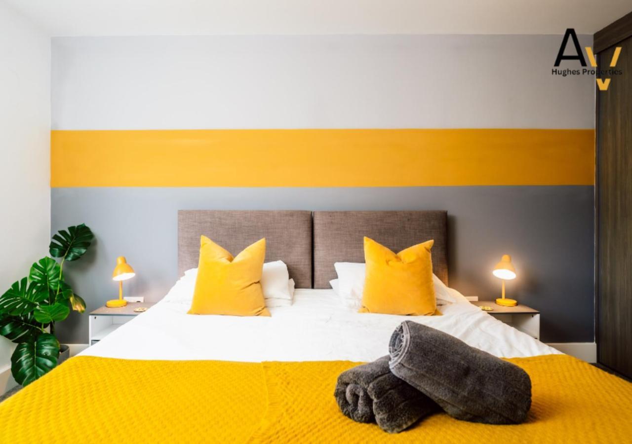 Stylish One-Bedroom Apartment - Free Wi-Fi, 4 Mins From Station, Perfect For Business Stays By Av Hughes Properties Milton Keynes Exterior foto